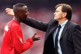 Moses Sichone recieving instructions during a Bundesliga match- (Picture by Getty Images)