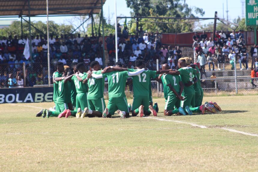 Mufulira Wanderers players at Shinde stadium- (Picture via FB/Mufulira Wanderers FC)