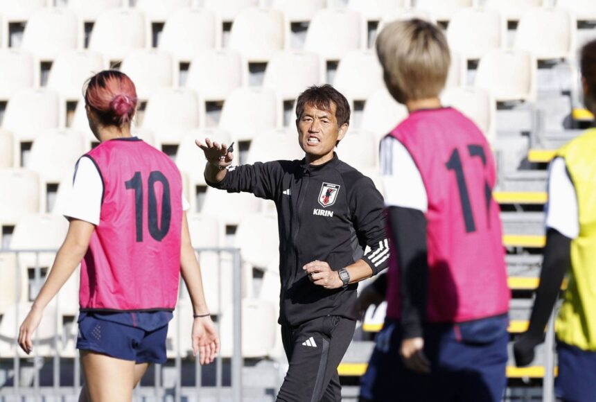 Japan head coach Futoshi Ikeda instructs players during a training session in Christchurch, New Zealand, on Monday. | KYODO