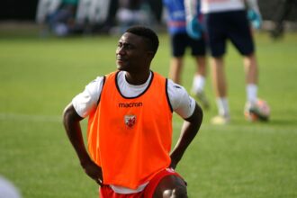 Serbian giants Red Star Belgrade have rejected English Premier League side Nottingham Forest's €3 million bid for Zambian midfielder Kings Kangwa, Bolanews sources have revealed.