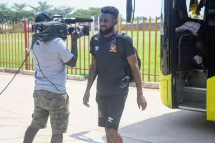 Power Dynamos goalkeeper Lawrence Mulenga arriving at Arthur Davies stadium during last Sunday's match against Zesco United. (Photo via Power Dynamos media)