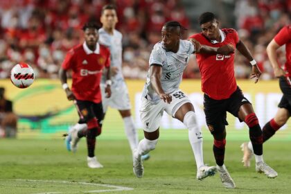 Isaac Mabaya of Liverpool competes for the ball against Marcus Rashford of Manchester United during the first half of a preseason friendly match at Rajamangala National Stadium on July 12, 2022 in Bangkok, Thailand. (Photo by Pakawich Damrongkiattisak/Getty Images)