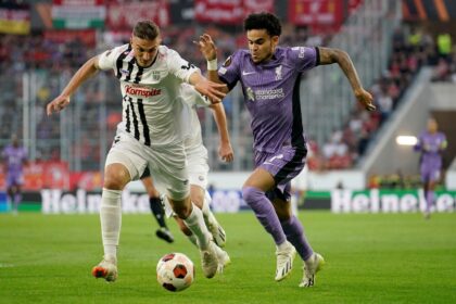 Philipp Ziereis of LASK Linz battles for possession with Luis Diaz of Liverpool during the UEFA Europa League 2023/24 group stage match between LASK and Liverpool FC on September 21, 2023 in Linz, Austria. (Photo by Christian Hofer/Getty Images)