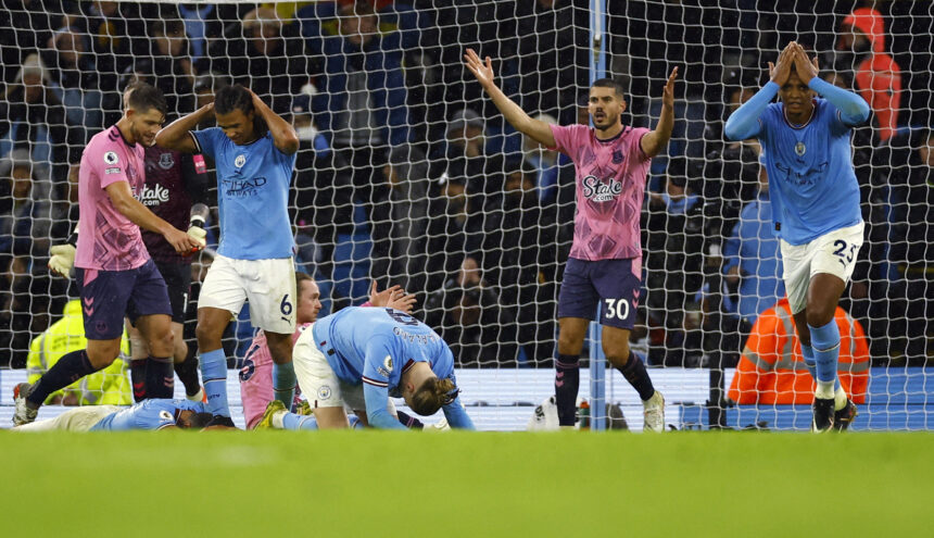 Man City fall behind in title race after Everton draw