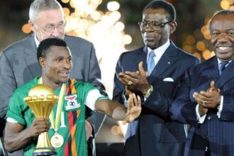 Christopher Katongo with the AFCON trophy in Gabon in 2012. (Photo via Getty Images)