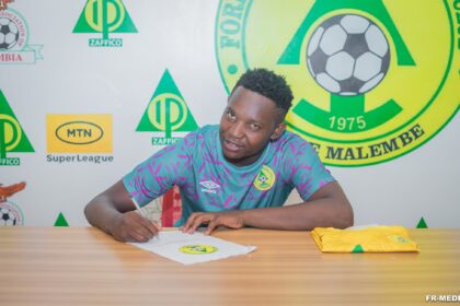 Jackson Kakunta signing his contract with Forest Rangers Fc. (Photo via FR-MEDIA)