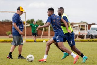 Avram Grant and Chaiwa