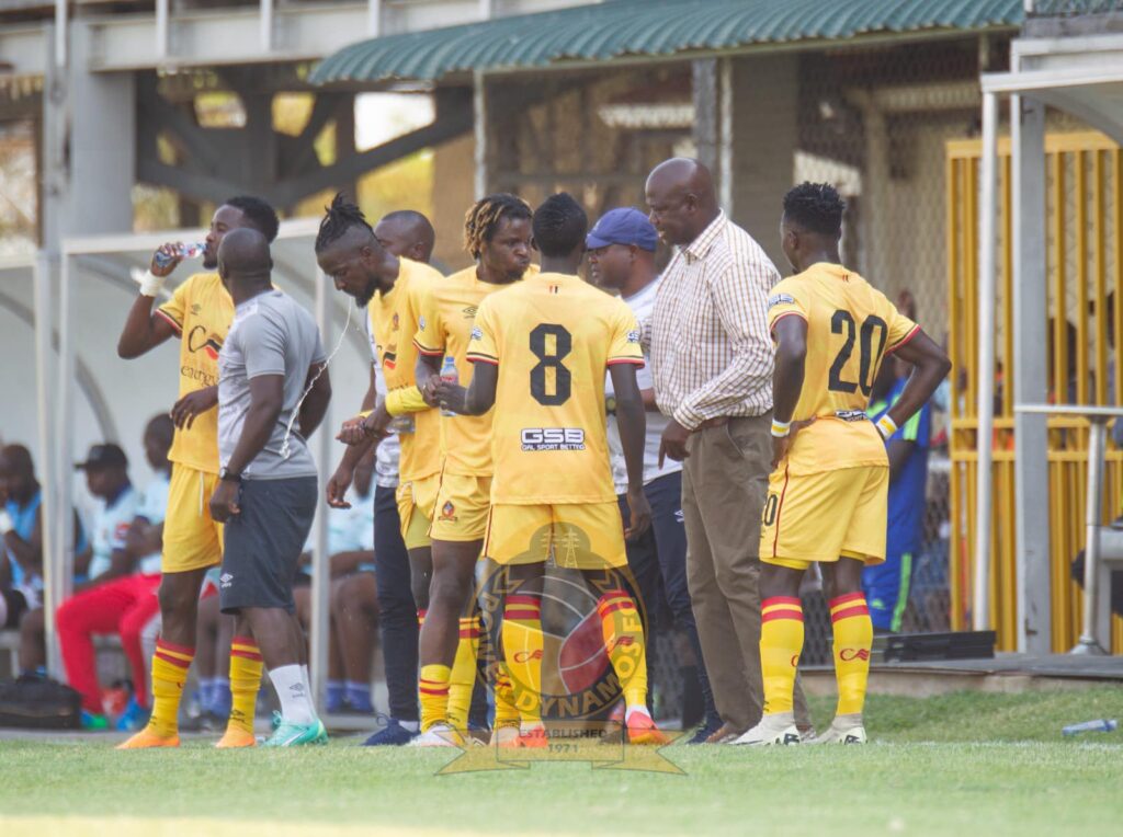 Mutapa talking to his players during an MTN Super League match against Red Arrows at the Arthur Davies stadium in Kitwe on September 8,2024. (Photo via PDFC media)