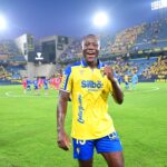 Francisco Mwepu celebrating his first goal for Cadiz CF. (Photo via X/@Cadiz_CF)