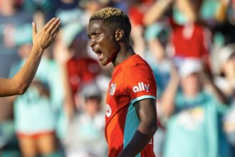 Temwa Chawinga celebrating her goal during an NWSL match. (Photo via X/@thekccurrent)