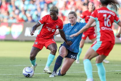 ansas City, MO, USA. 14th June, 2024. Kansas City Current forward Temwa Chawinga (6) controls the ball in front of Chicago Red Stars midfielder Bea Franklin (20) at CPKC Stadium in Kansas City, MO. David Smith/CSM (Photo by David Smith/Cal Sport Media via Alamy Live News.)