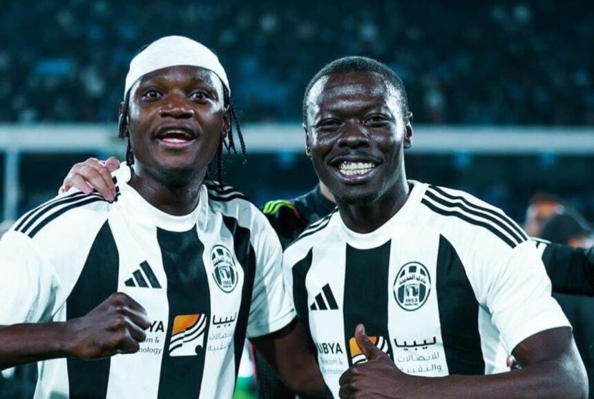 Kelvin Kampamba (R) with his teammate. (Photo/couresty)