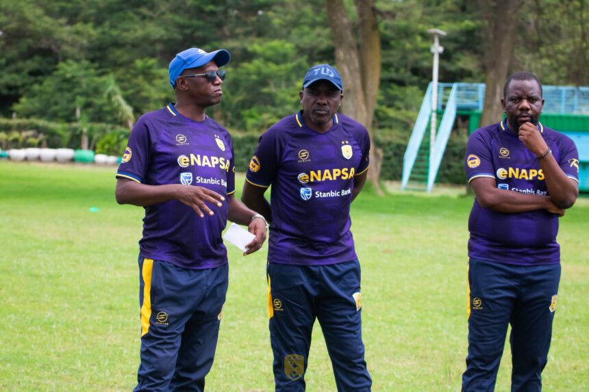 Chilumba and his assistants. (Photo via Napsa Stars)