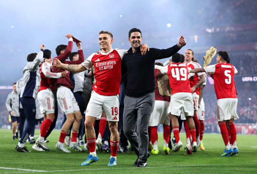 LONDON, ENGLAND - MAY 05: Mikel Arteta manager / head coach of Arsenal celebrates with Leandro Trossard after the UEFA Champions League 2025/26 Semi Final Second Leg match between Arsenal FC and Atletico de Madrid at Arsenal Stadium on May 05, 2026 in London, England. (Photo by Catherine Ivill - AMA/Getty Images)